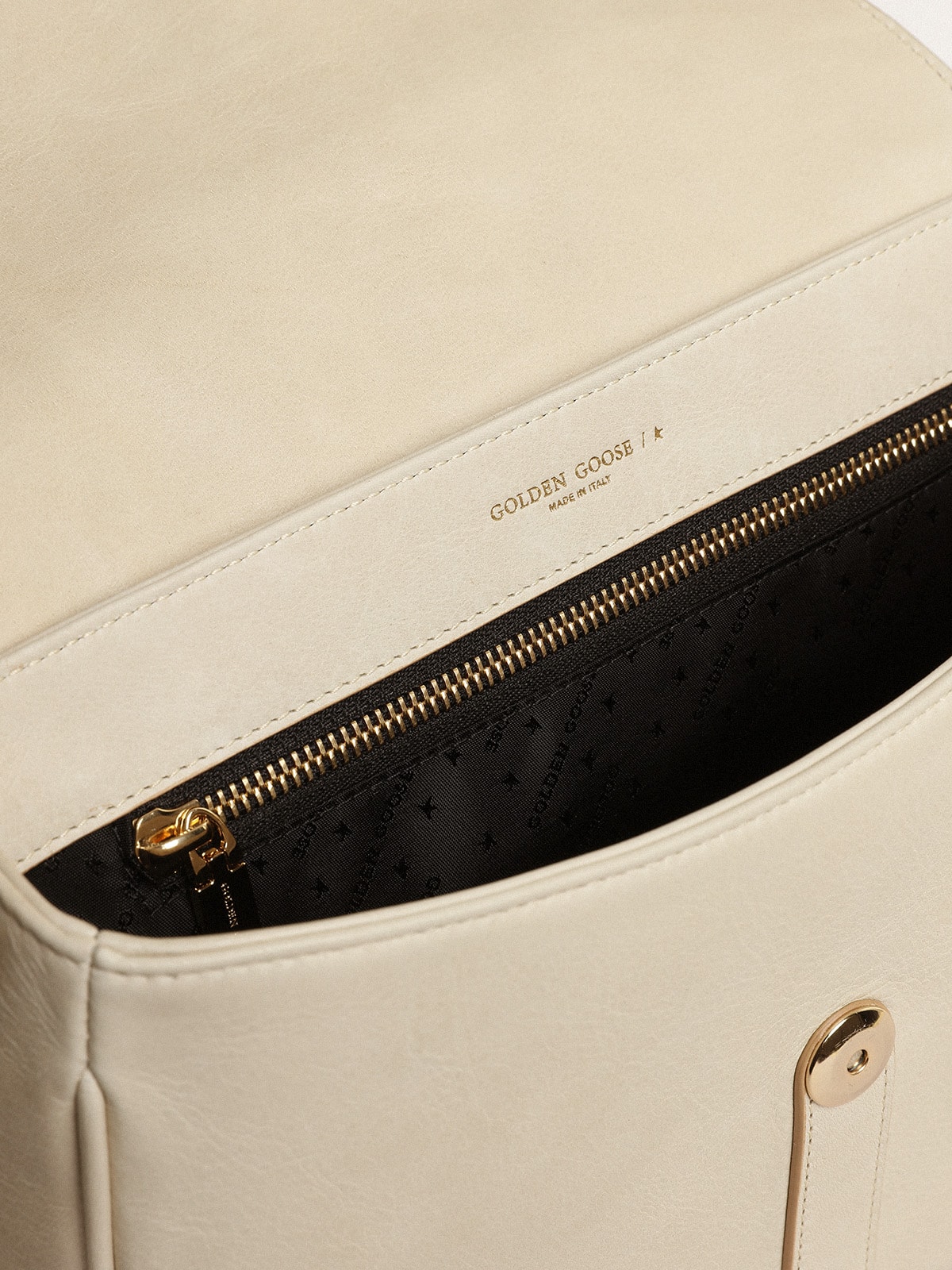 Golden ｜SHOULDER BAGS (GWA00379 A000506 11351) Medium Sally Bag in porcelain leather with buckle and