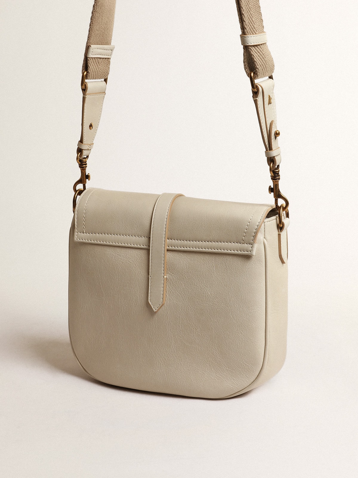 Golden Goose - Sally Bag medium in pelle color porcellana con fibbia e tracolla a contrasto in 