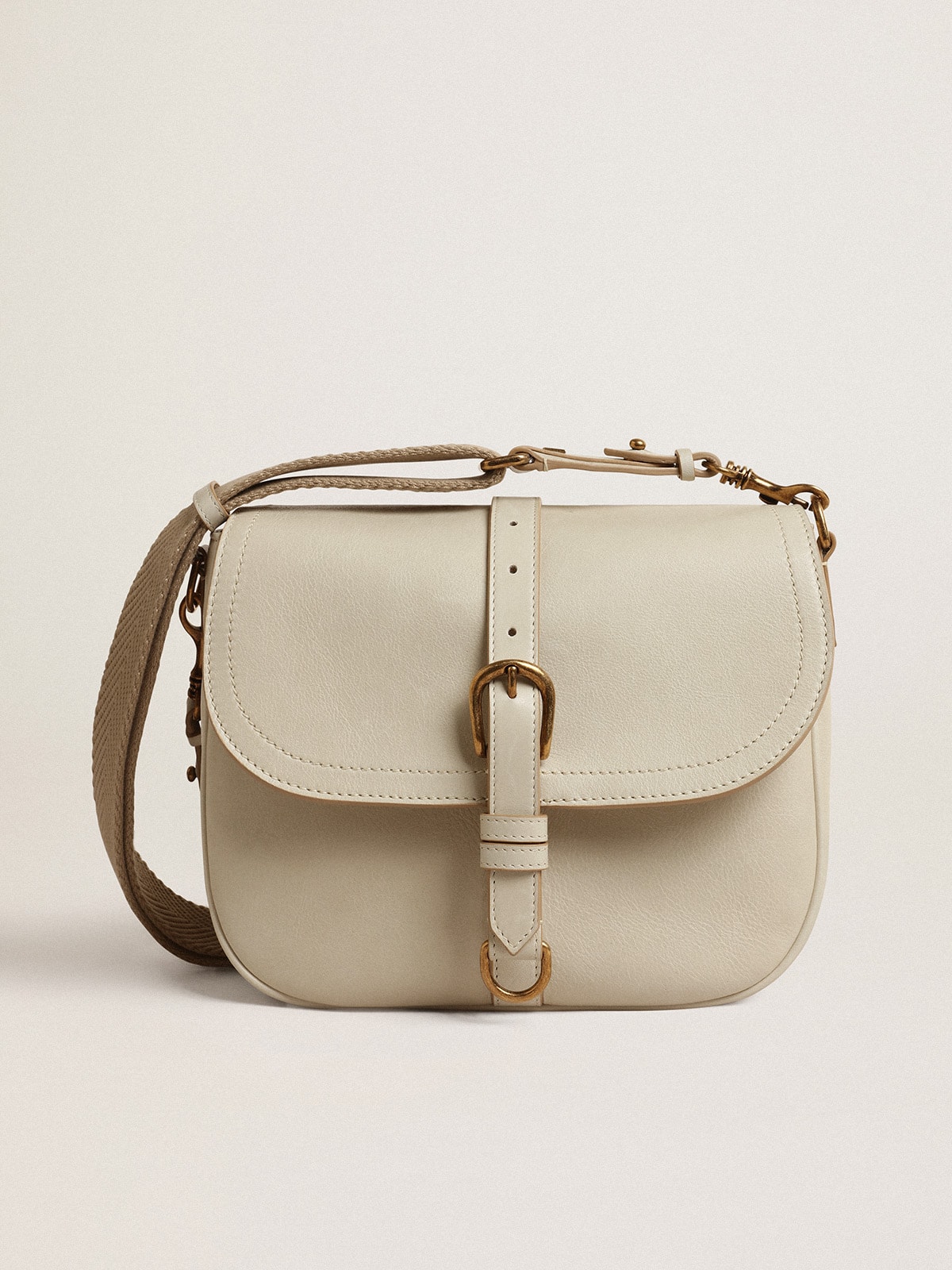 Golden Goose - Sally Bag moyen en cuir couleur porcelaine avec boucle et bandoulière contrastée in 