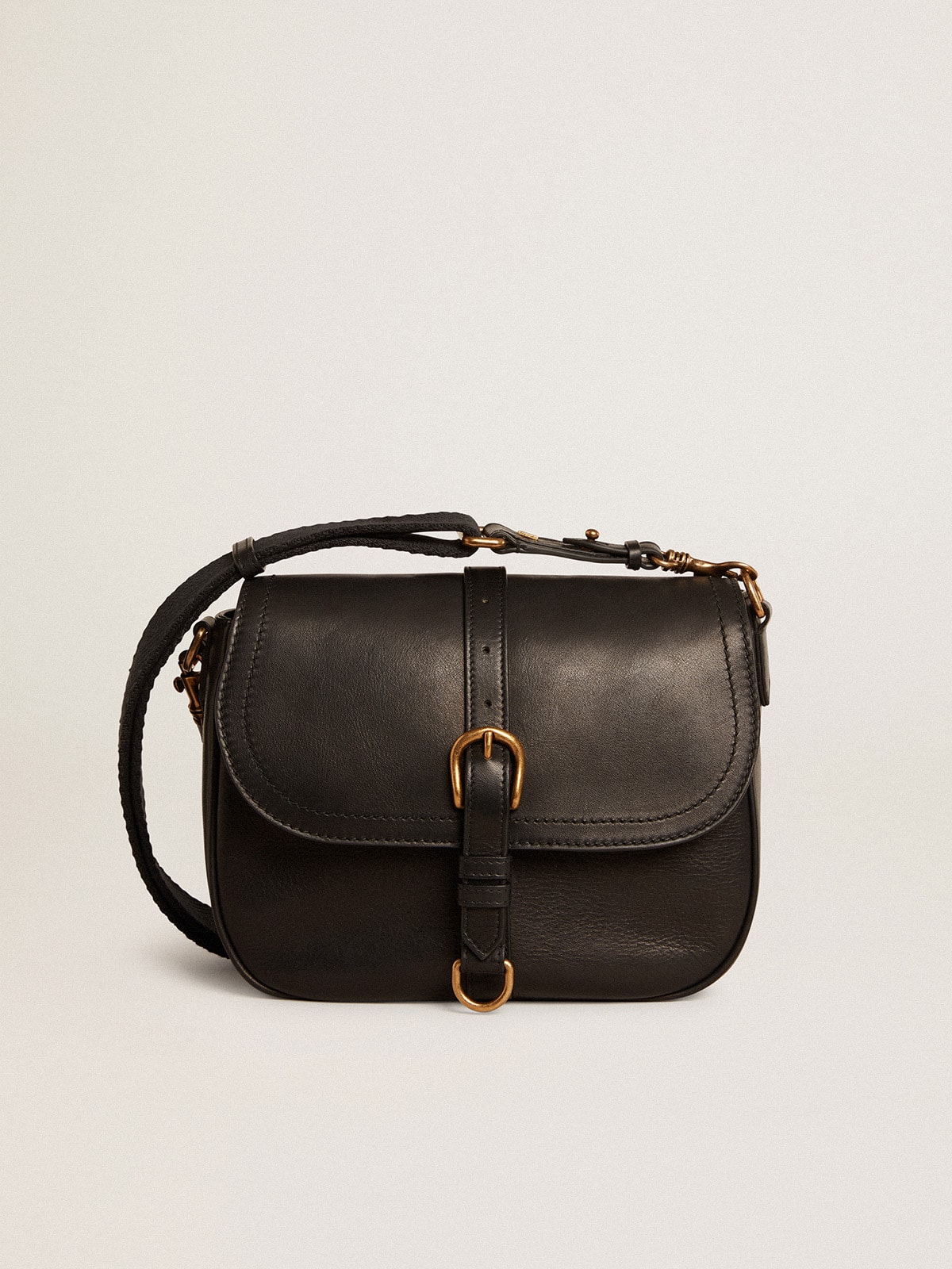 Golden Goose - Medium Sally Bag in black leather with buckle and shoulder strap in 