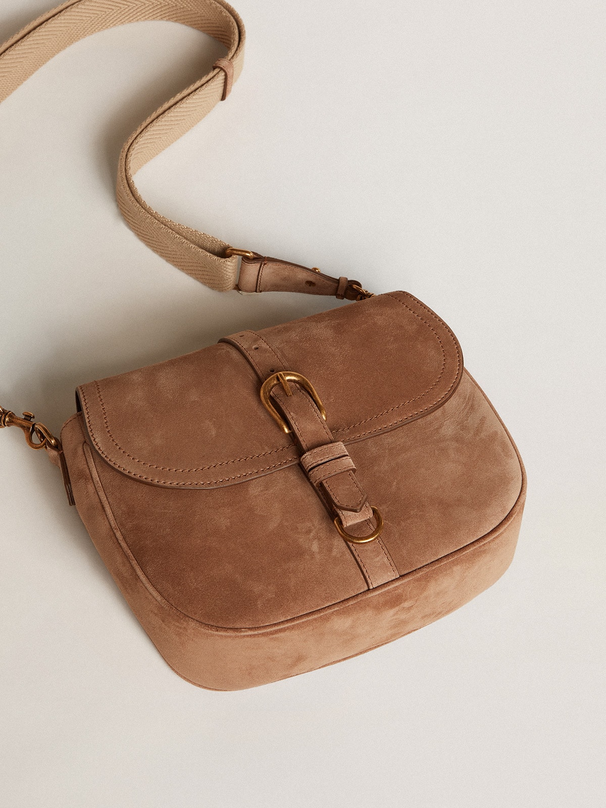 Golden Goose - Medium Sally Bag in ash-colored suede with contrasting buckle and shoulder strap in 