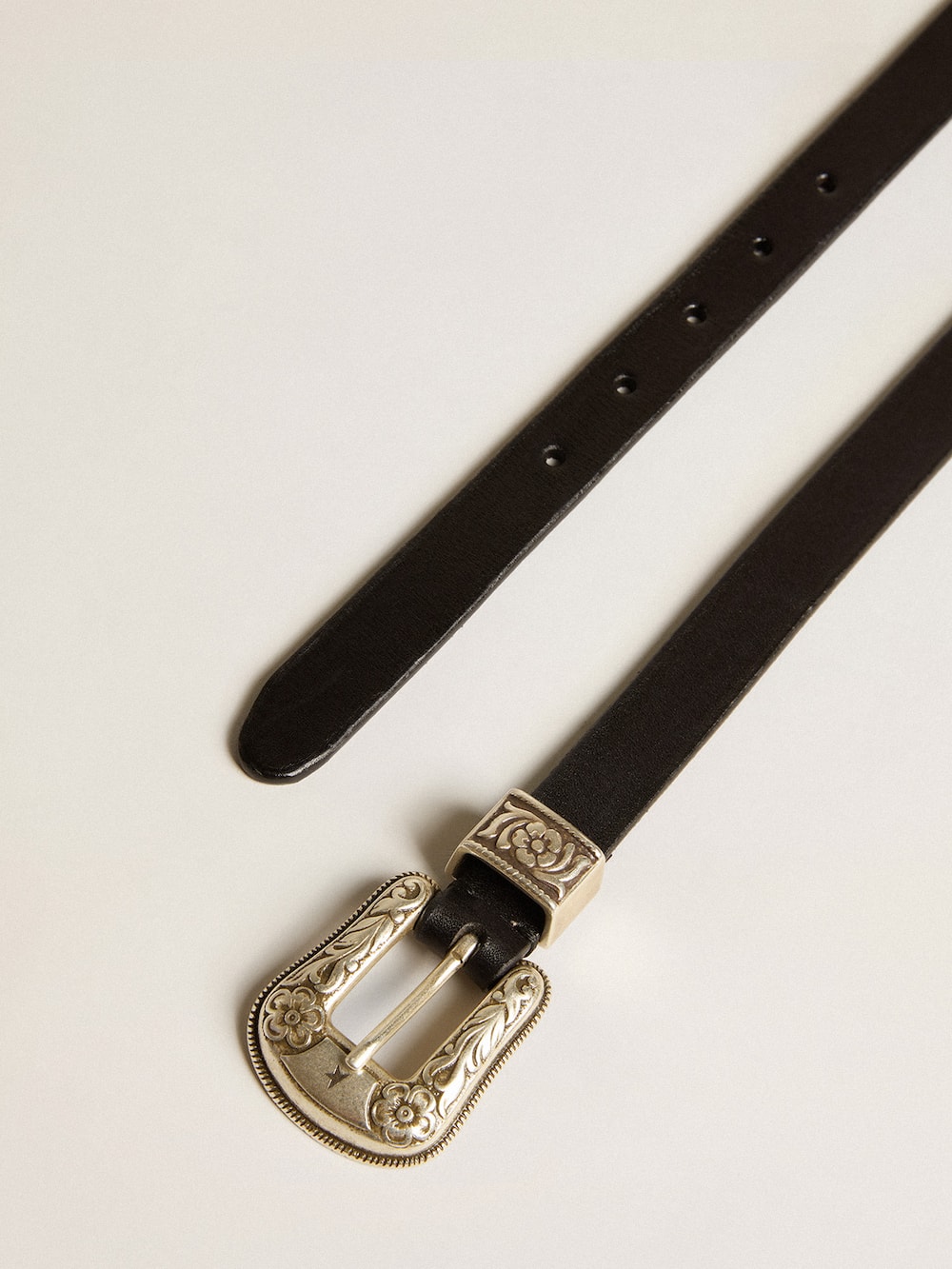 Golden Goose - Cintura nera in pelle lavata con fibbia color argento in 