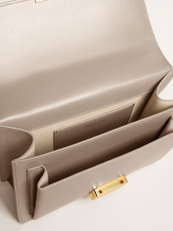Golden Goose - Venezia Bag en piel palmellato color beige y detalles dorados in 