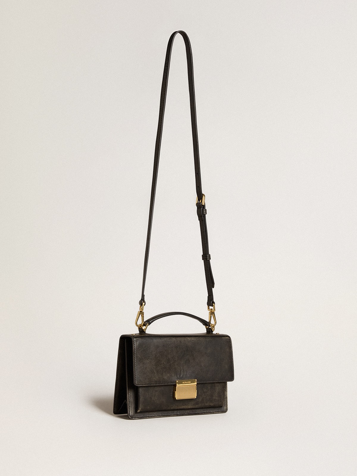 Golden Goose - Venezia Bag in pelle distressed di colore nero e dettagli oro in 