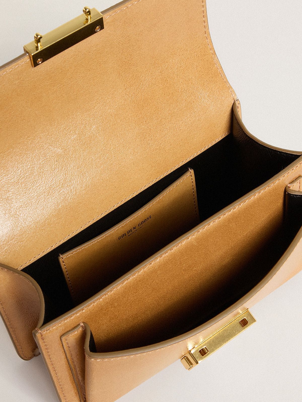 Golden Goose - Tabakbraune Venezia Bag Small aus Leder mit goldfarbenen Details  in 