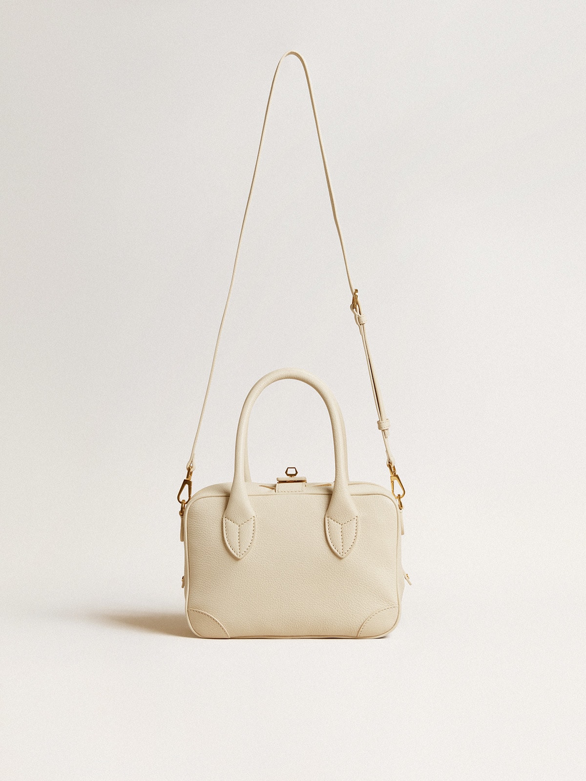 Vita Bag in butter-colored sheepskin leather with gold details | Golden  Goose