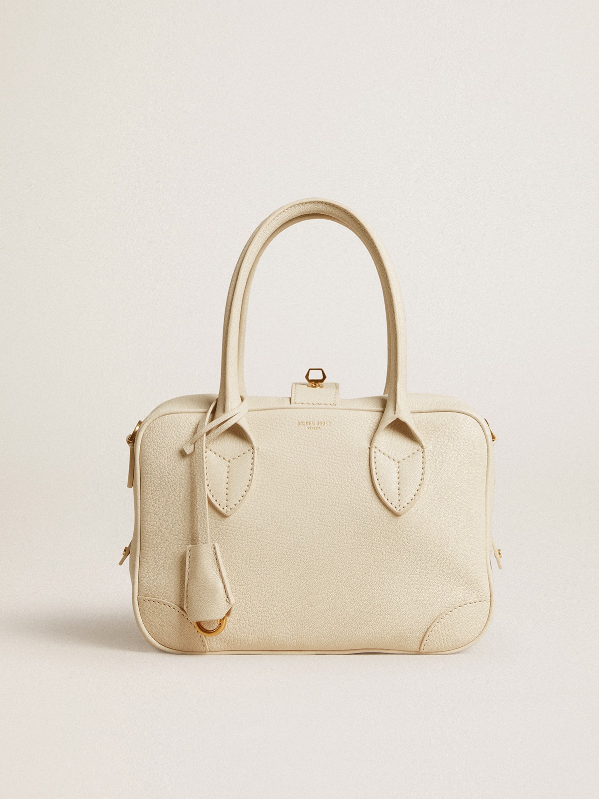 Vita Bag in butter-colored sheepskin leather with gold details | Golden  Goose