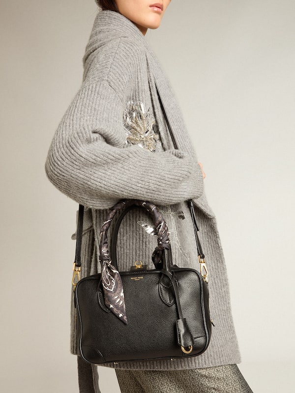 Golden Goose - Vita Bag in black sheepskin leather with gold details in 