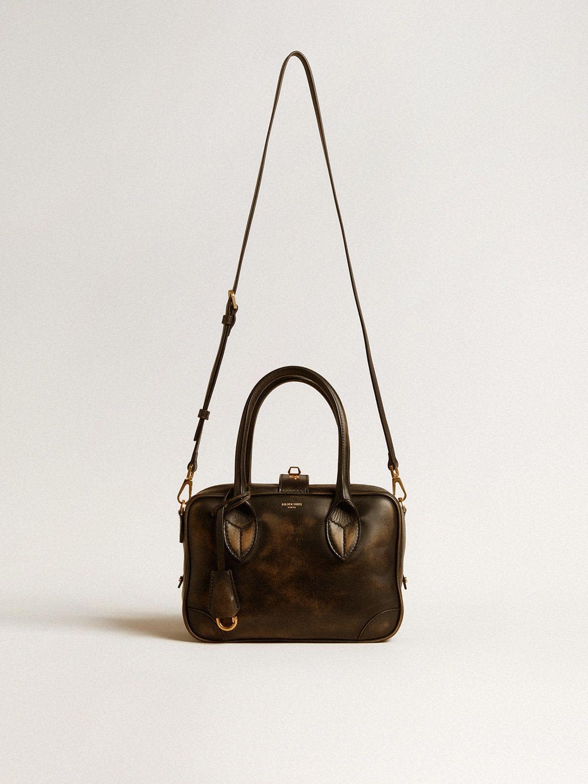 Vita Bag en cuir noir à l’effet usé avec détails dorés