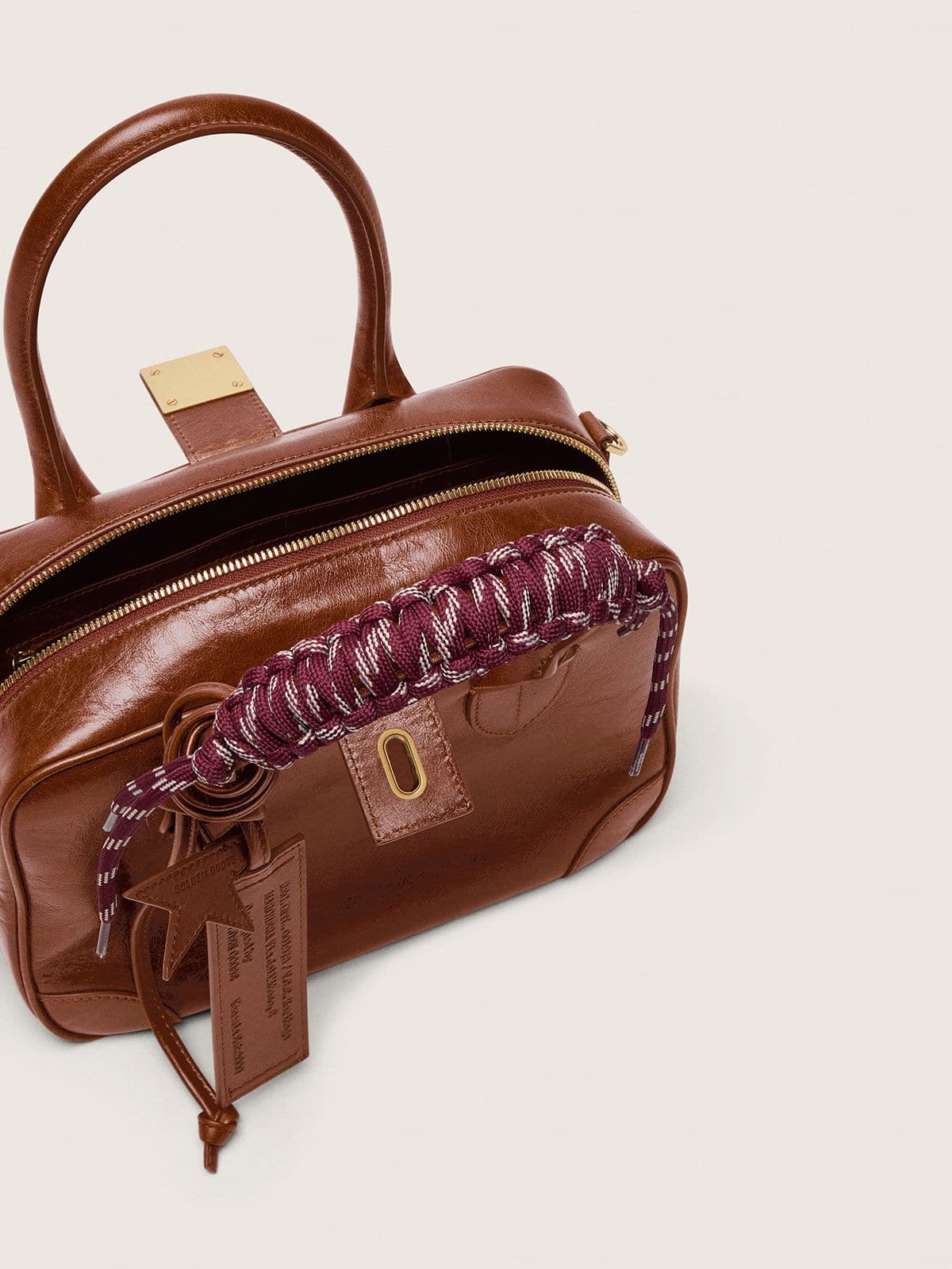 Golden Goose - Sac Vita en cuir marron clair avec charms et anse tress&eacute;e in 