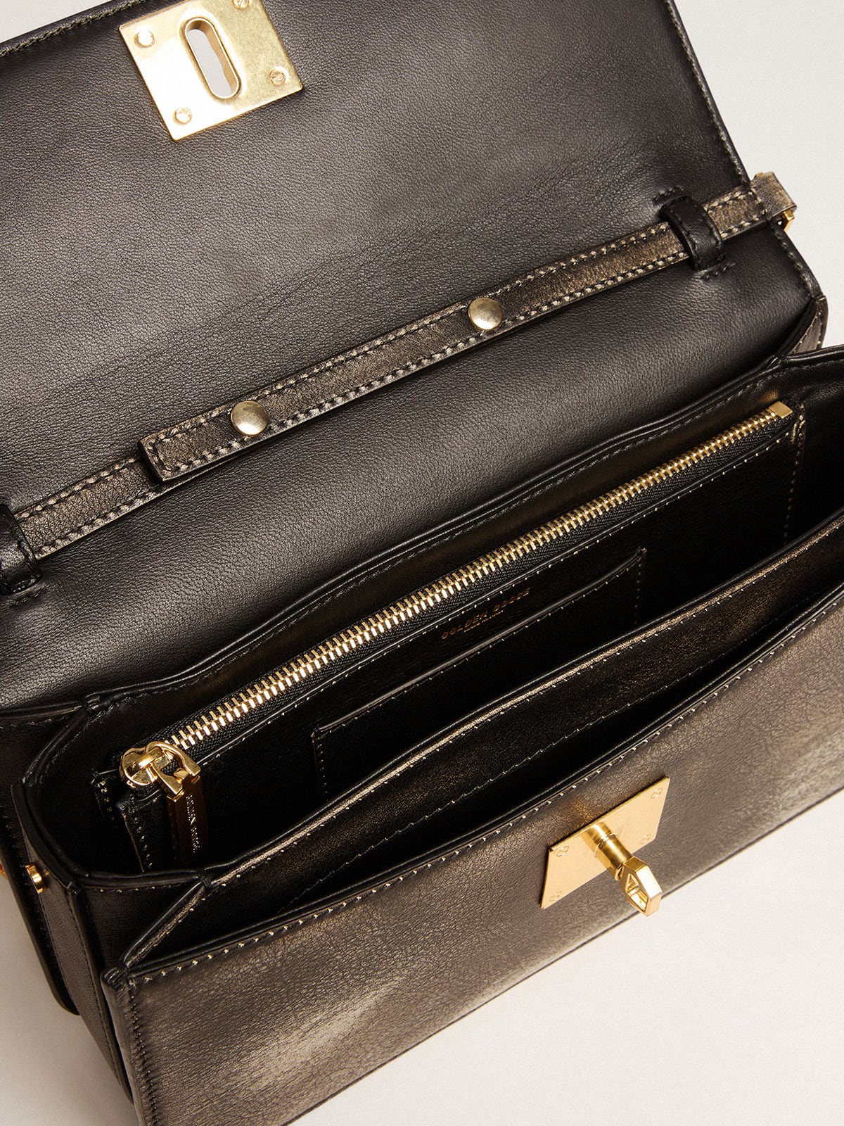 Golden Goose - Gioia Bag in black vintage leather with gold details in 