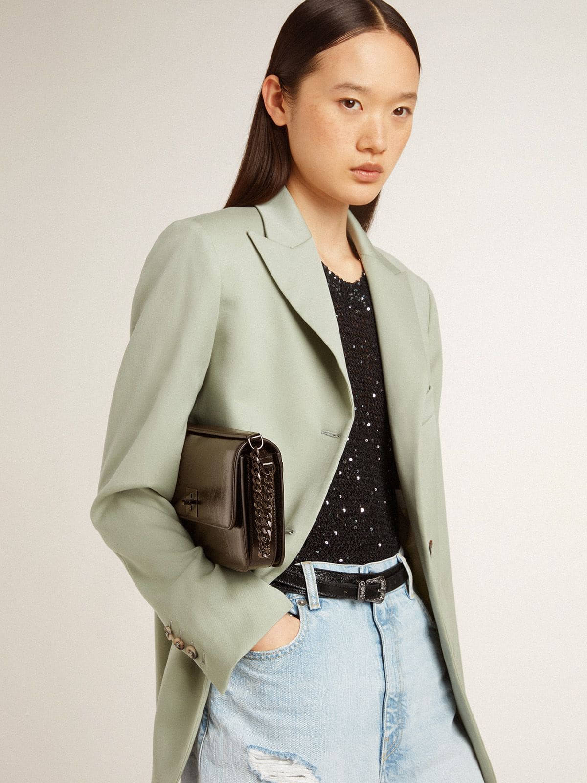 Golden Goose - Vita Bag aus schwarzem Glanzleder mit metallischen Details in 