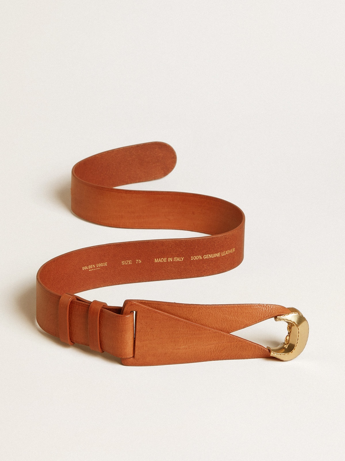 Golden Goose - Ceinture en cuir marron avec demi-boucle dorée ronde in 