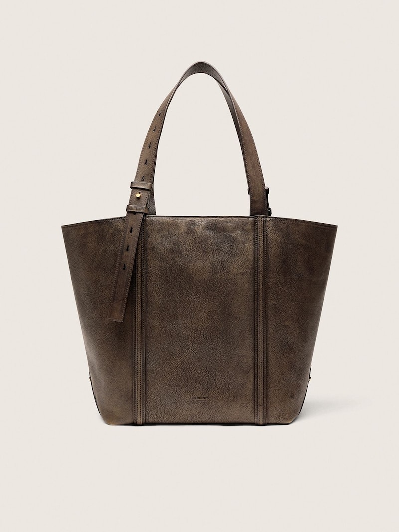 24/7 Sac East West en cuir effet us&eacute; marron fonc&eacute;