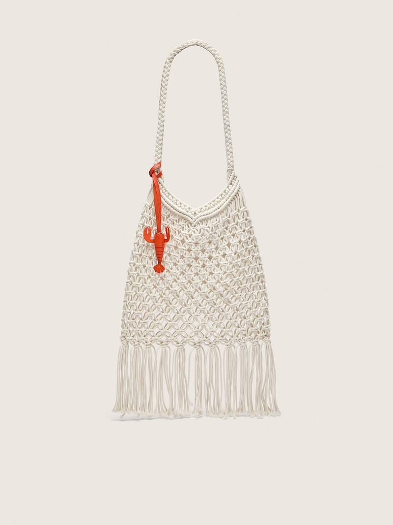 Women's macramé bag in butter-colored cotton with a leather lobster charm