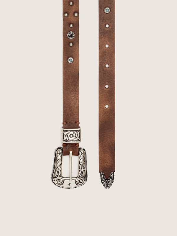 G&uuml;rtel Lace aus lederbraunem Washed-Leder mit Nieten und Metallintarsien