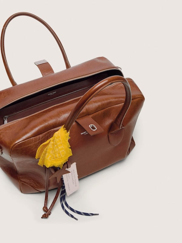 Golden Goose - Vita Bag media in pelle marrone chiaro con charm applicati e detagli argento in 