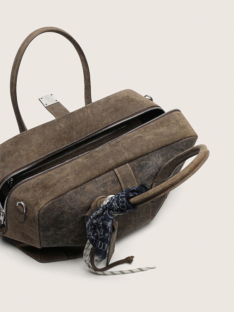 Golden Goose - Vita Bag mediano de ante verde militar con motivo floral en relieve y detalles plateados in 