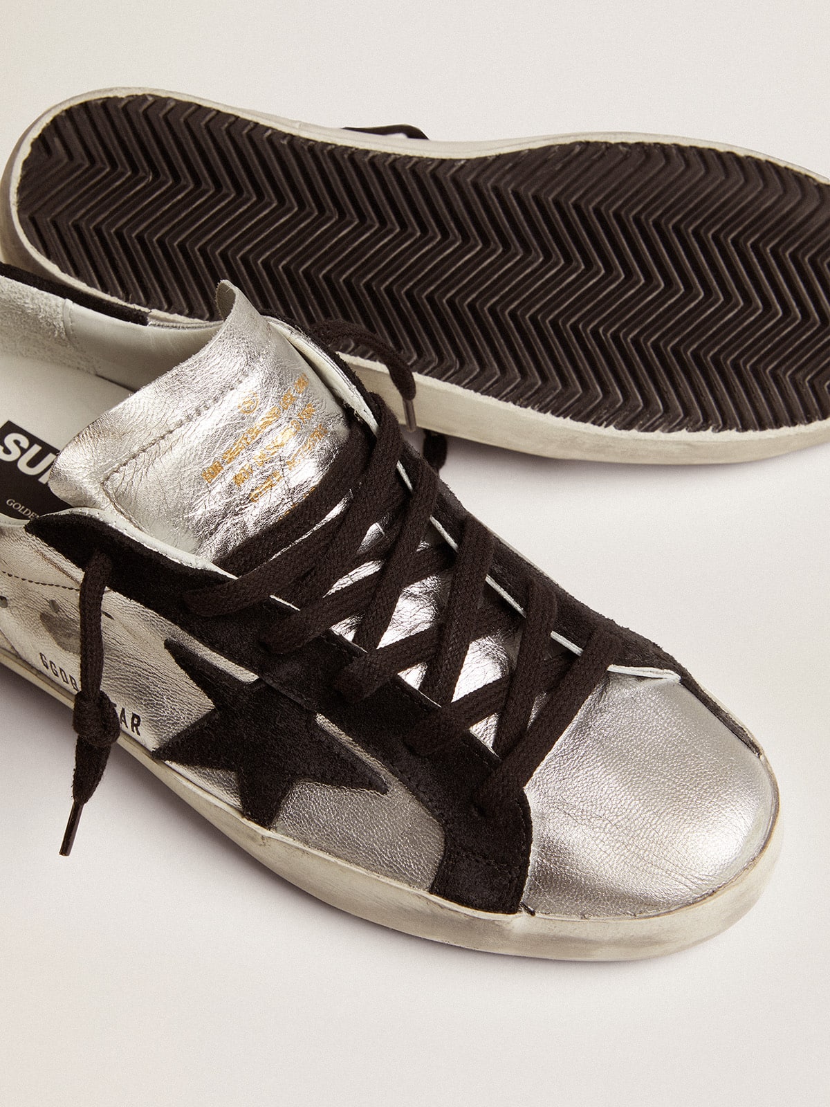 Golden Goose - Super-Star feminino e couro prateado com inserções em contraste in 