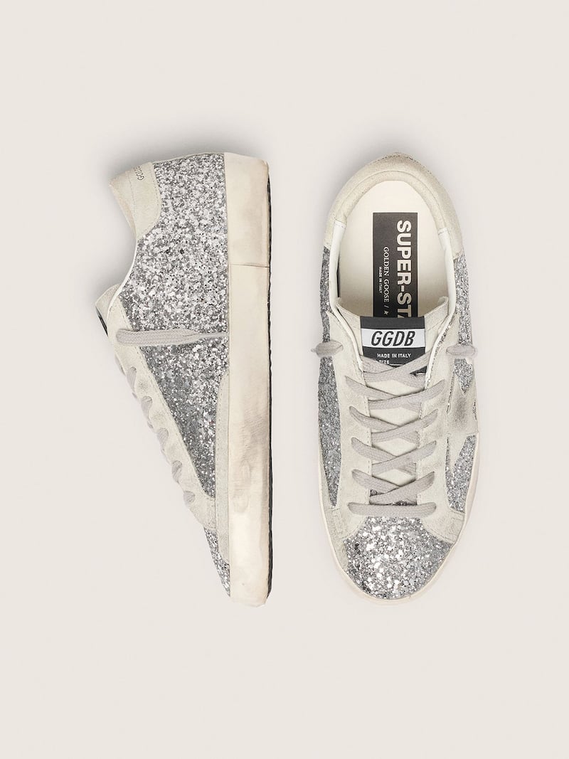 Golden Goose - Super-Star Donna in glitter argento con stella in suede grigio ghiaccio in 