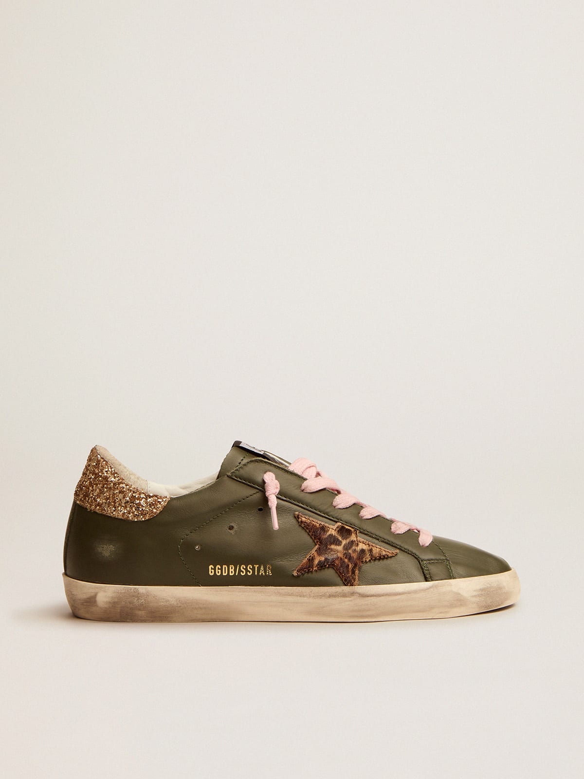 Golden Goose - Super-Star sneakers in dark green leather with gold glitter heel tab in 