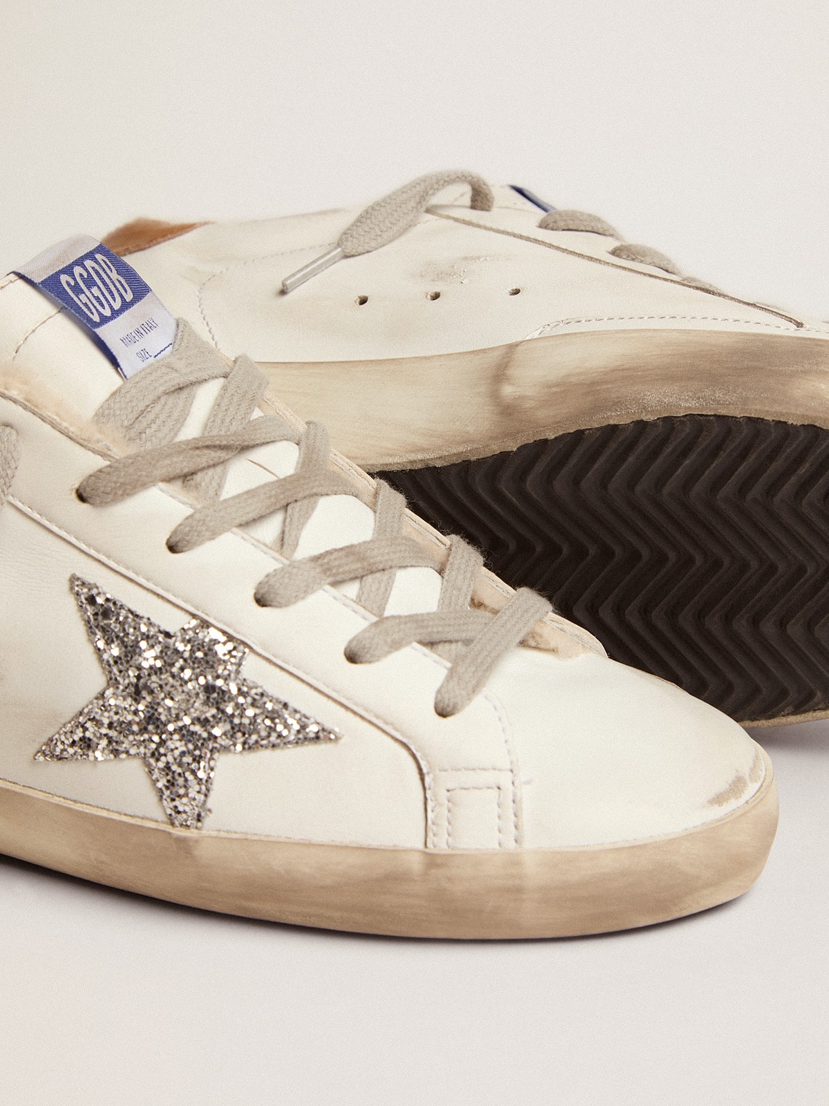 Golden Goose - Super-Star feminino com forro de shearling e estrela de glitter prateado in 