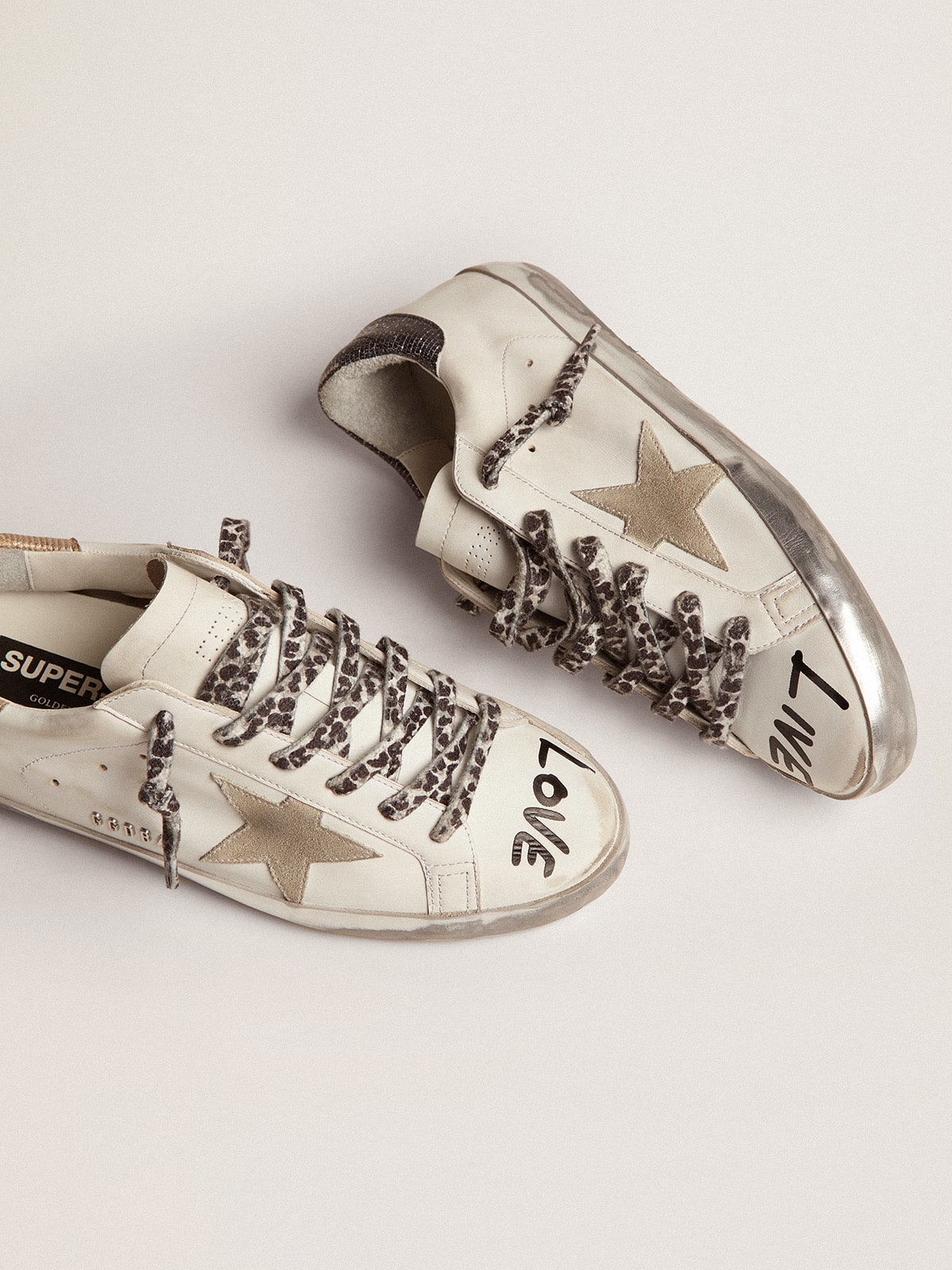 Women's Super-Star in white leather with gray suede star | Golden 