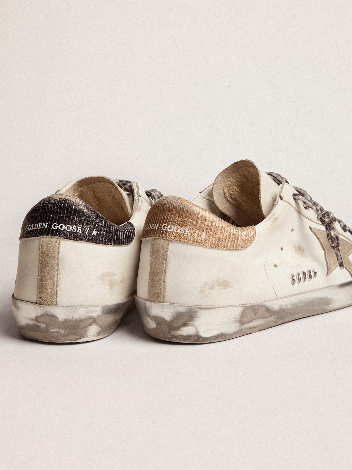 Women's Super-Star in white leather with gray suede star | Golden Goose