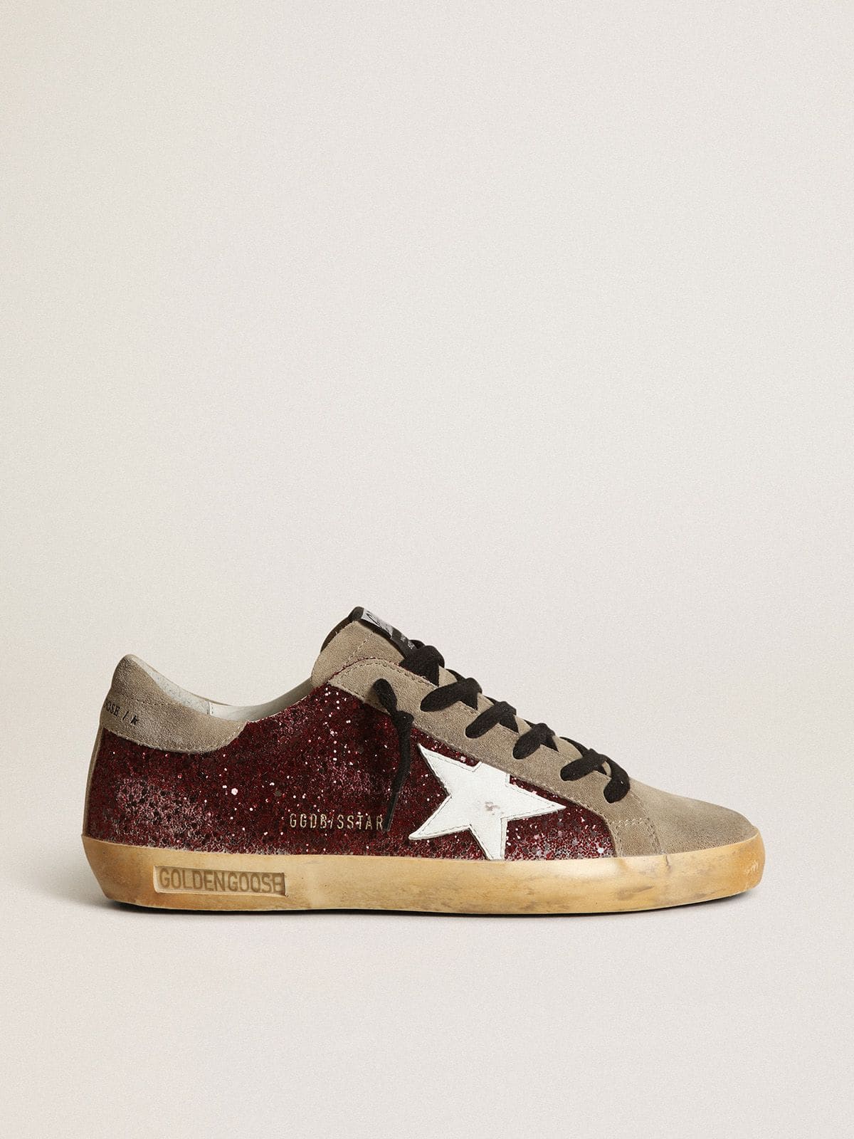 Golden Goose - Super-Star Donna in glitter bordeaux con stella in pelle bianca e linguetta in suede tortora in 