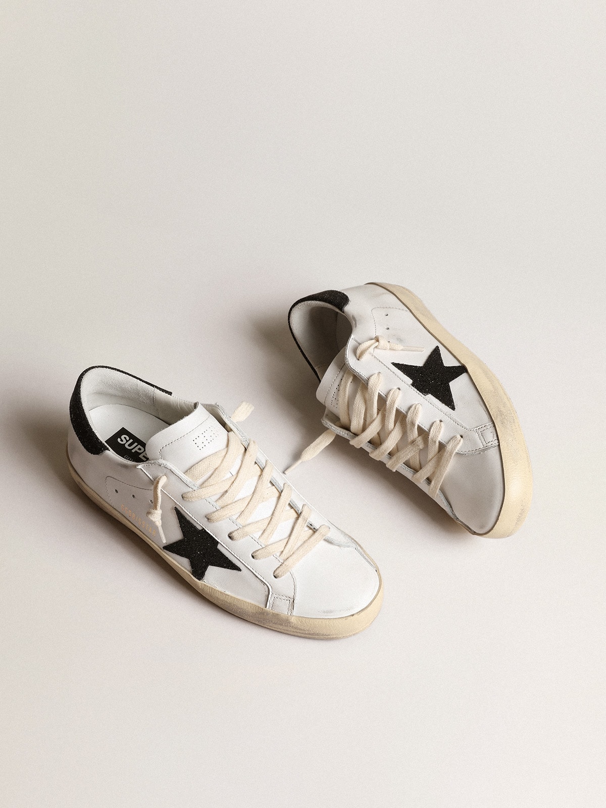 Golden Goose - Super-Star Donna con stella e talloncino in cristalli Swarovski neri in 