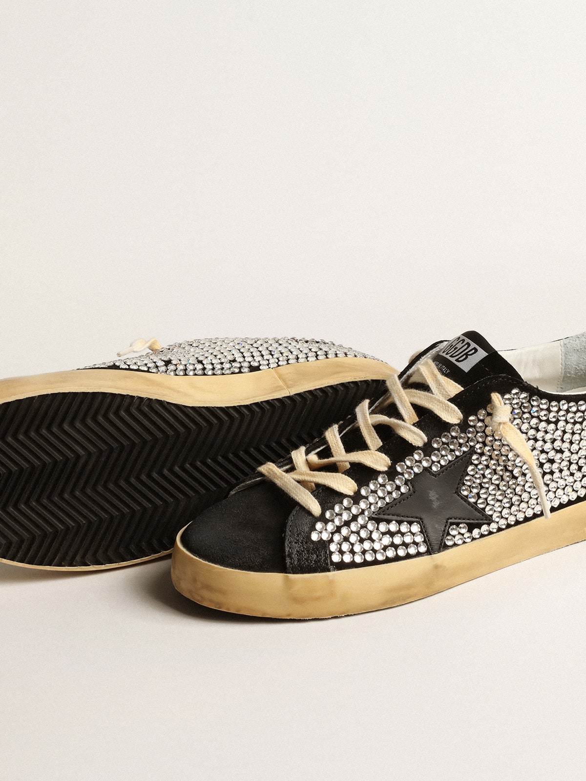 Golden Goose - Super-Star LTD com cristais Swarovski e estrela de couro preto in 