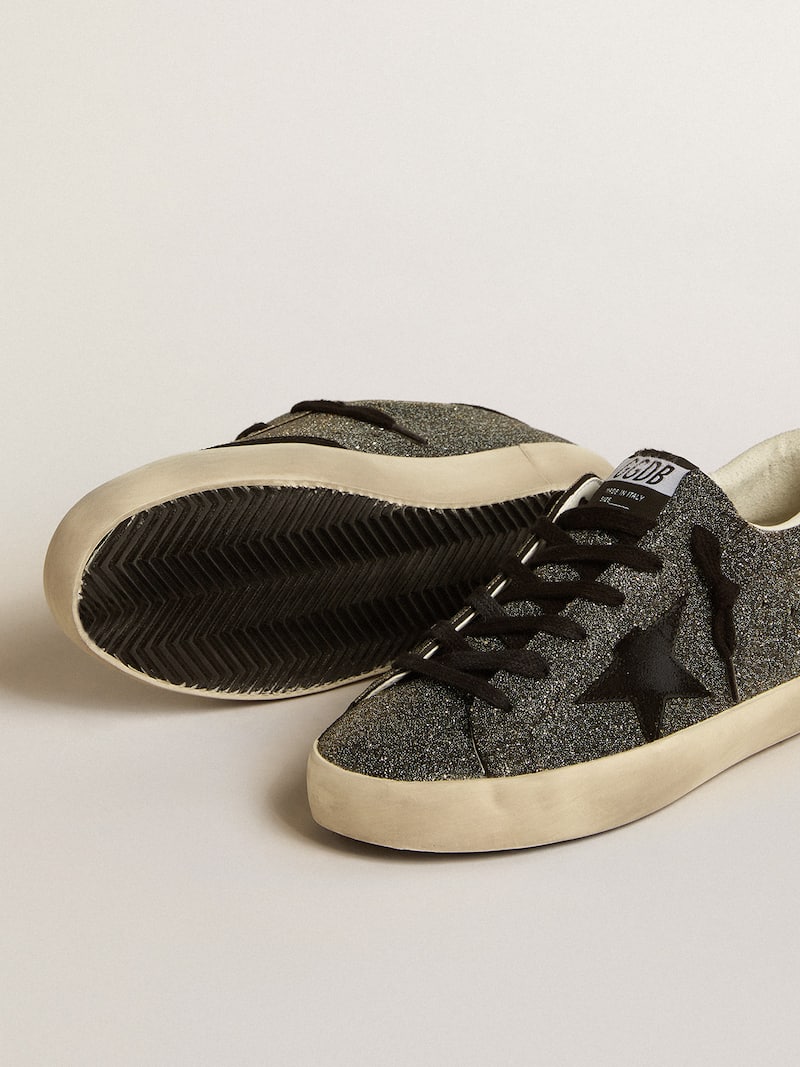 Golden Goose - Super-Star Damen mit schwarzen Swarovski-Kristallen und schwarzem Raulederstern in 