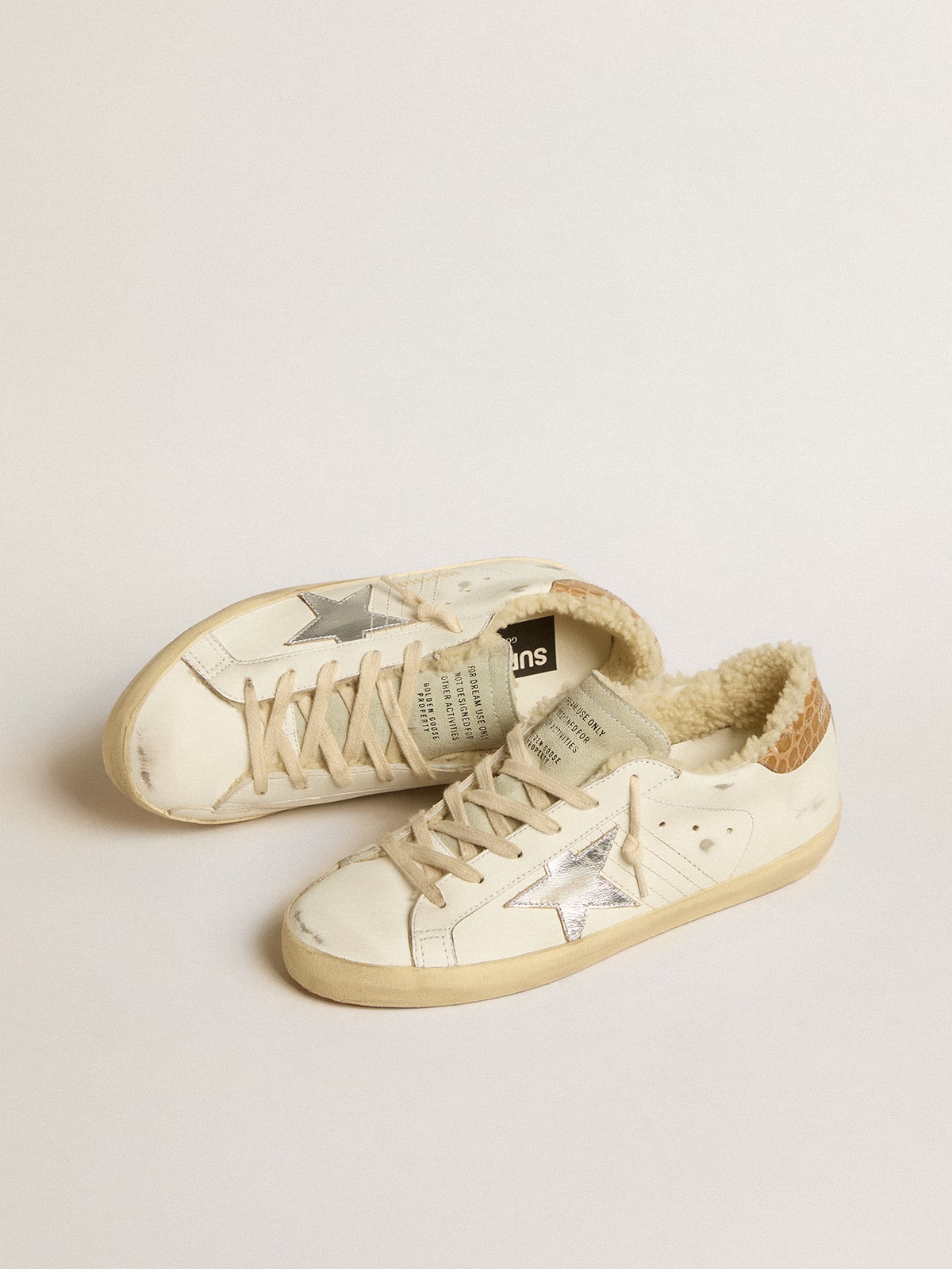 Golden Goose - Super-Star com estrela de couro prateado e talão de couro com estampa de crocodilo in 