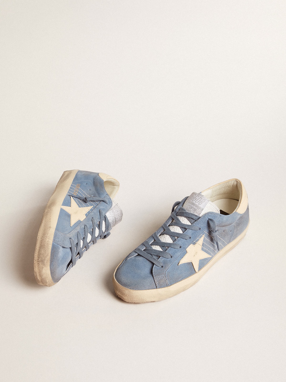 Golden Goose - Super-Star de ante azul con estrella y refuerzo del talón de piel beige in 