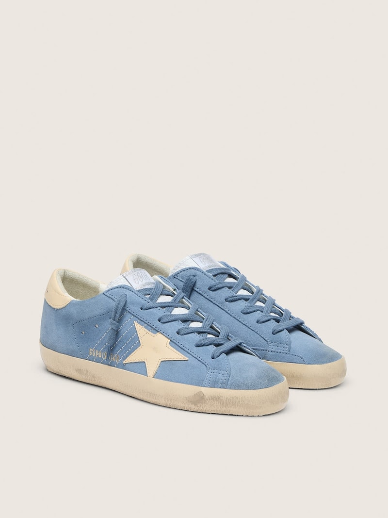 Golden Goose - Super-Star in suede azzurro con stella e talloncino in pelle beige in 
