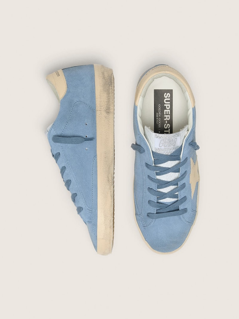 Golden Goose - Super-Star in suede azzurro con stella e talloncino in pelle beige in 