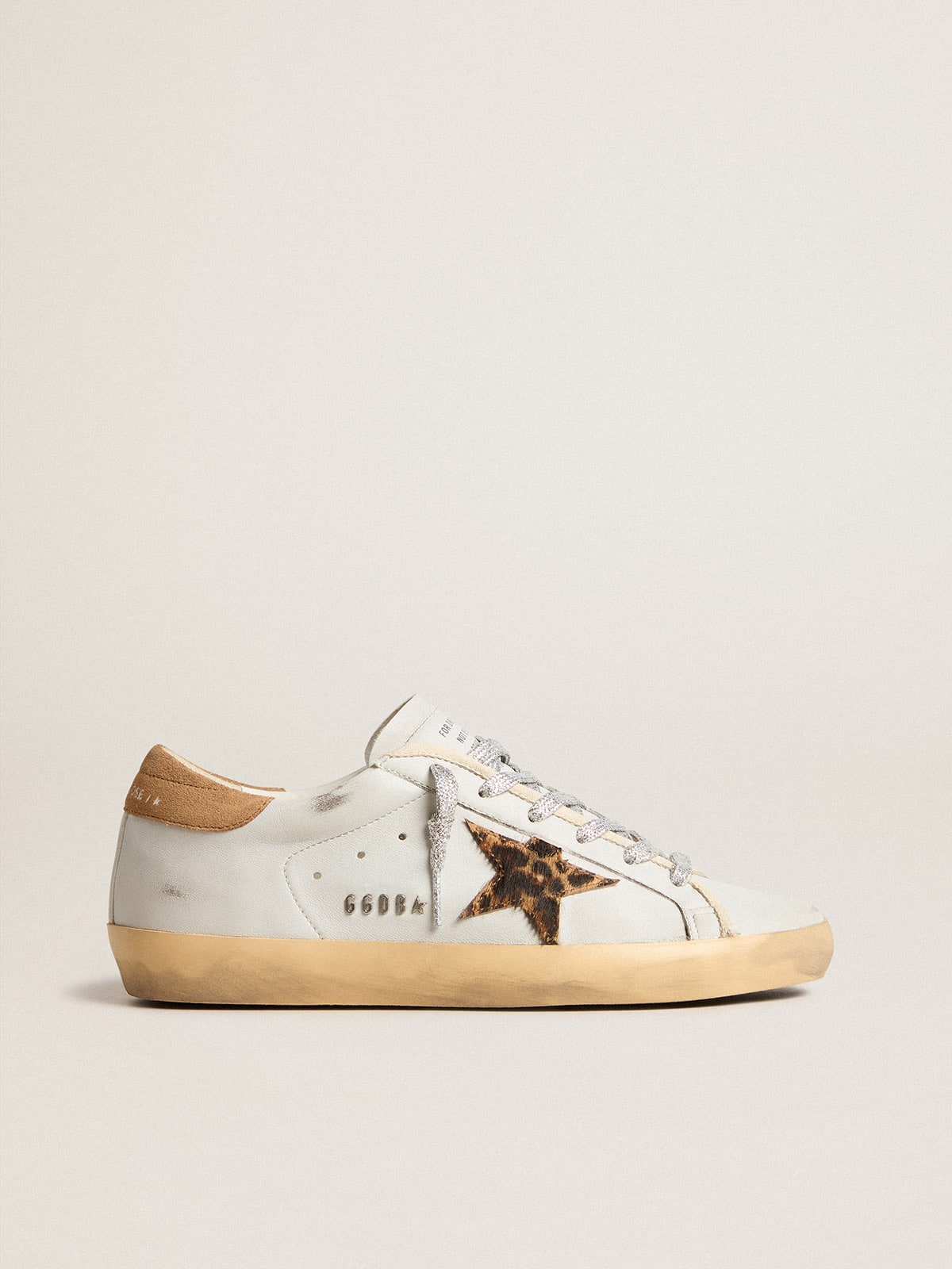 Golden Goose - Super-Star aus Nappa mit Stern aus Cavallino-Leder und Ferse aus Rauleder in 