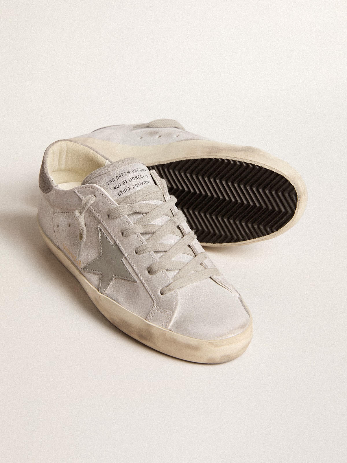 Golden Goose - Super-Star de couro com efeito glitter cinza-branco com estrela de couro in 