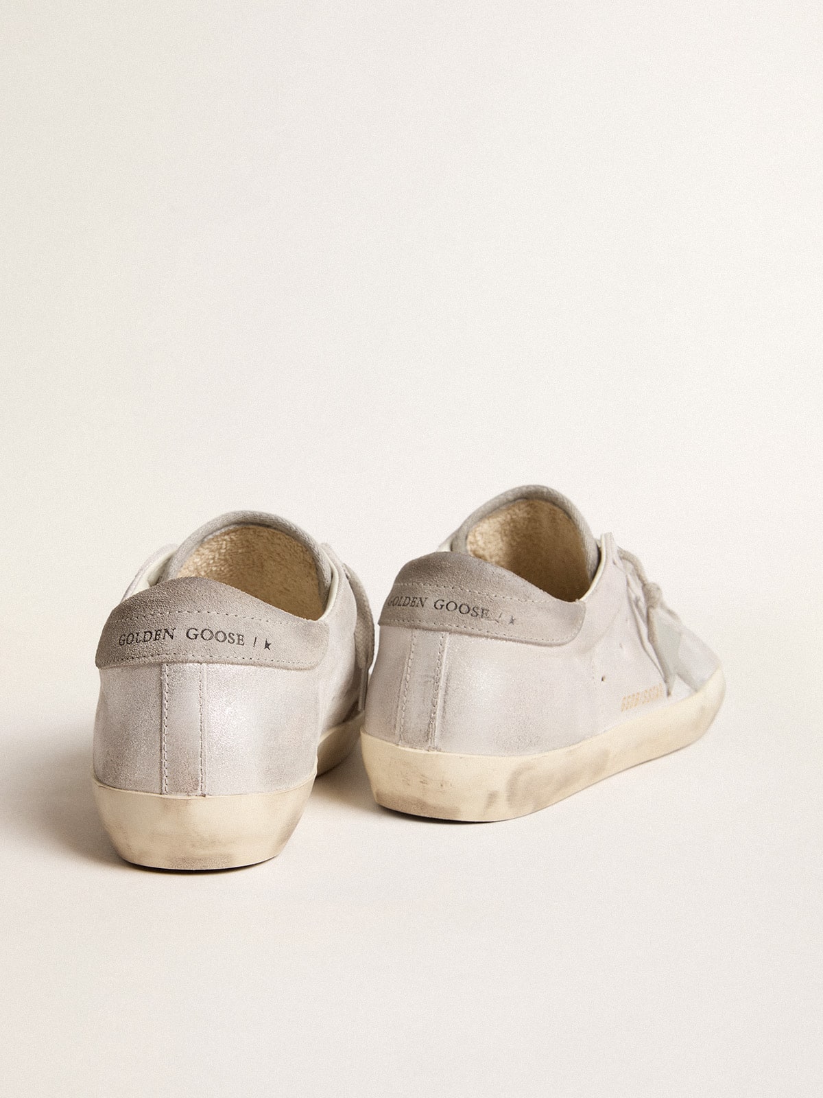 Golden Goose - Super-Star de couro com efeito glitter cinza-branco com estrela de couro in 