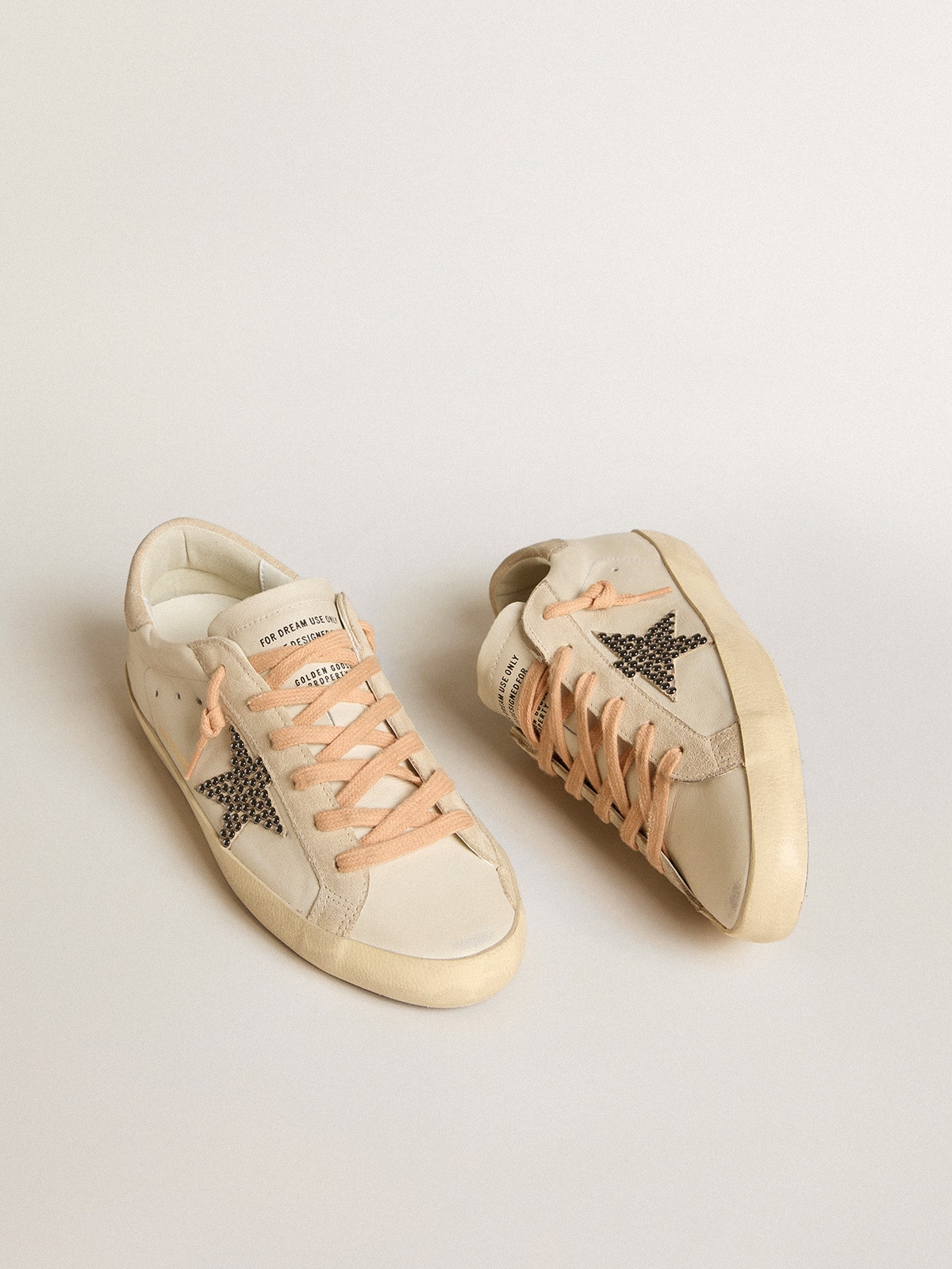 Golden Goose - Super-Star LTD de piel con estrella de ante beige con tachas Swarovski in 