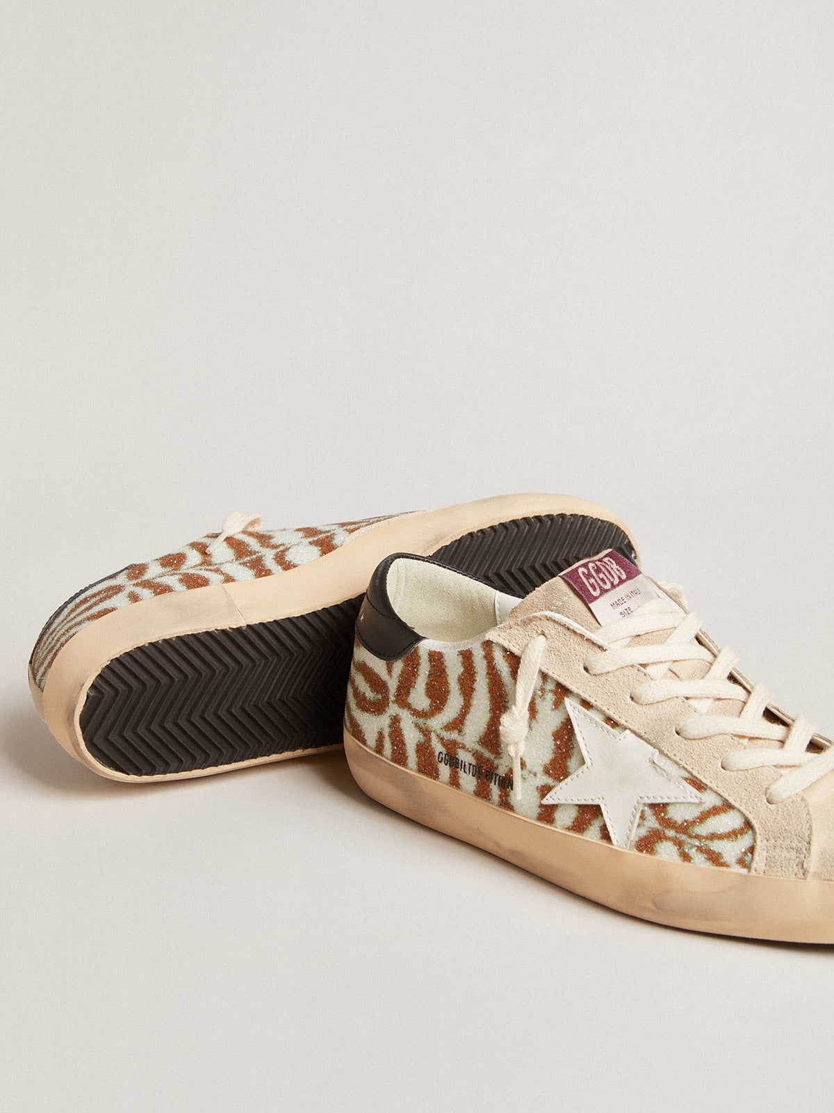 Golden Goose - Super-Star LTD in Swarovski effetto zebrato con stella in pelle bianca in 