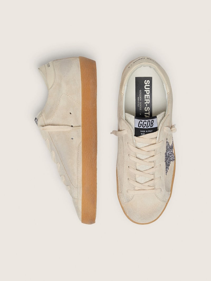 Golden Goose - Super-Star Donna in suede grigio ghiaccio con stella in glitter argento e talloncino in pelle in 