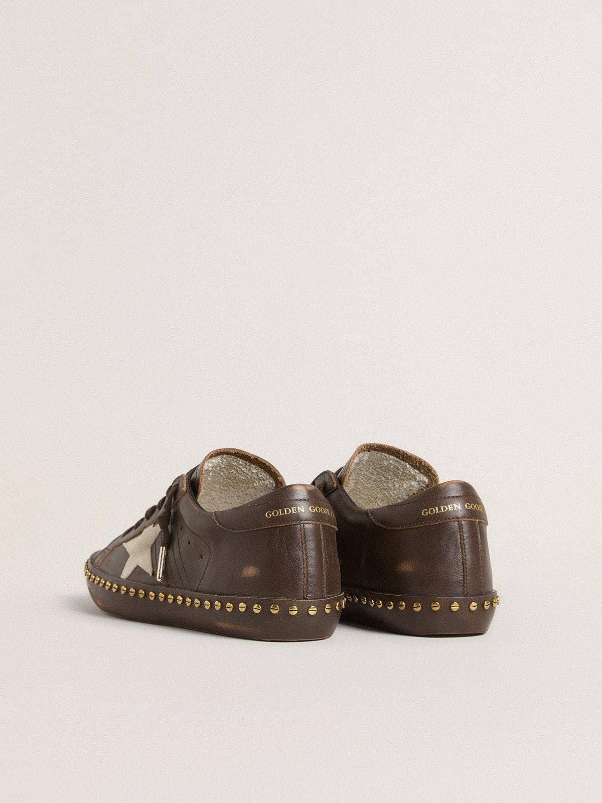 Golden Goose - Super-Star LTD pour femme en cuir marron foncé avec étoile en cuir velours couleur crème et cabochons in 