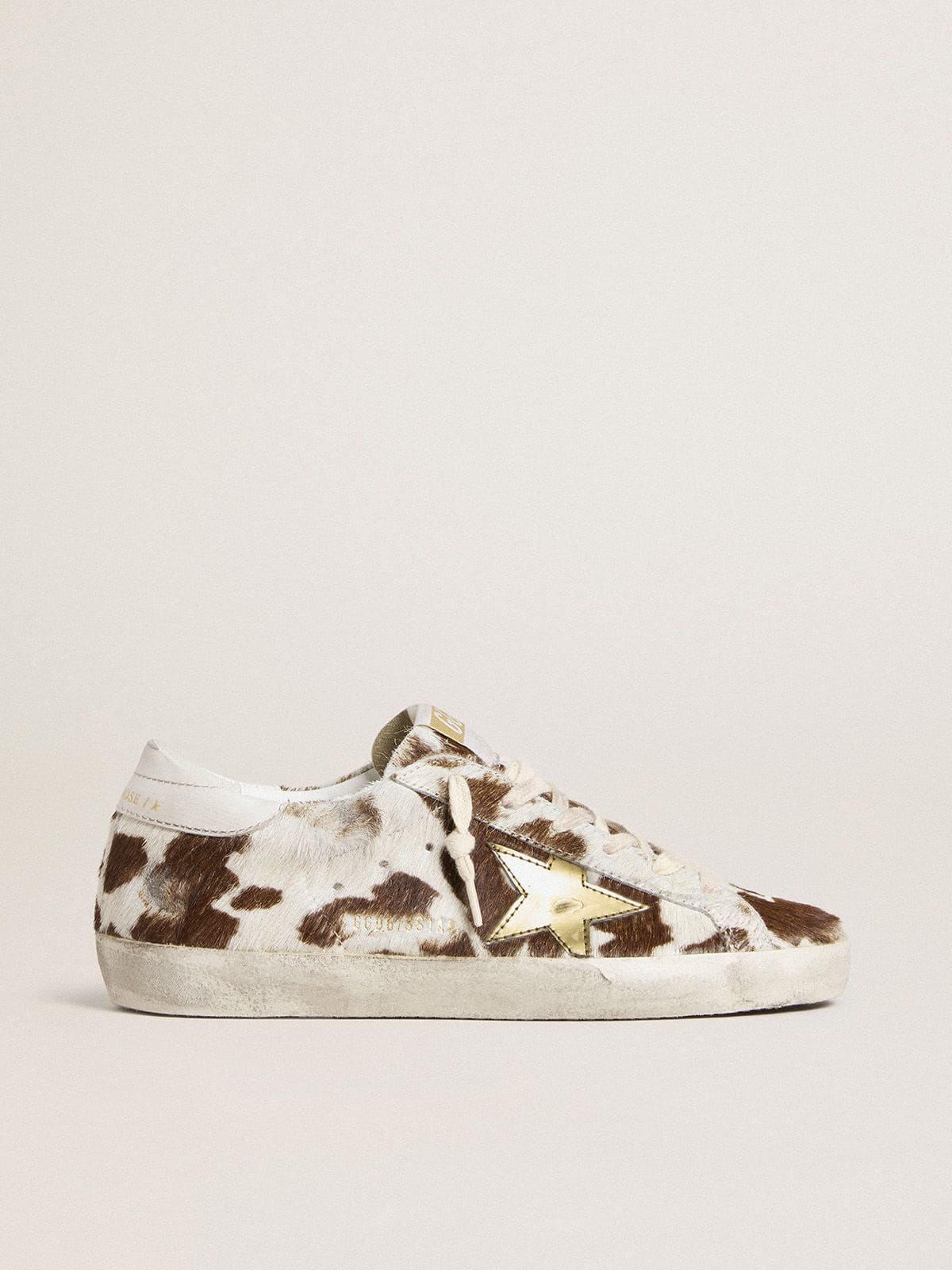 Golden Goose - Super-Star レディース アニマル柄ポニースキン ラミネートレザースター（ゴールド）  in 