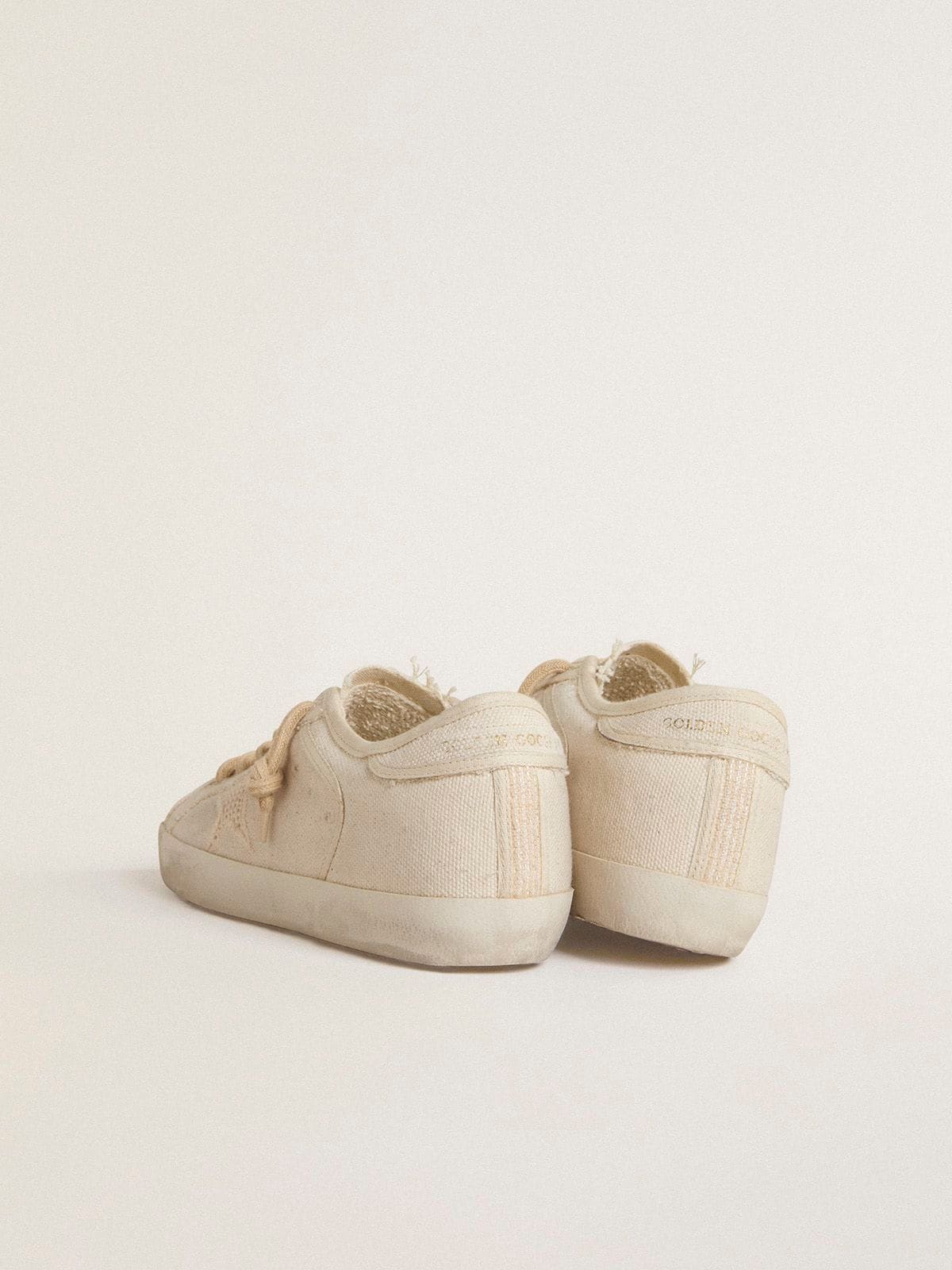 Golden Goose - Super-Star en toile blanc perlé avec étoile effet résille ton sur ton in 