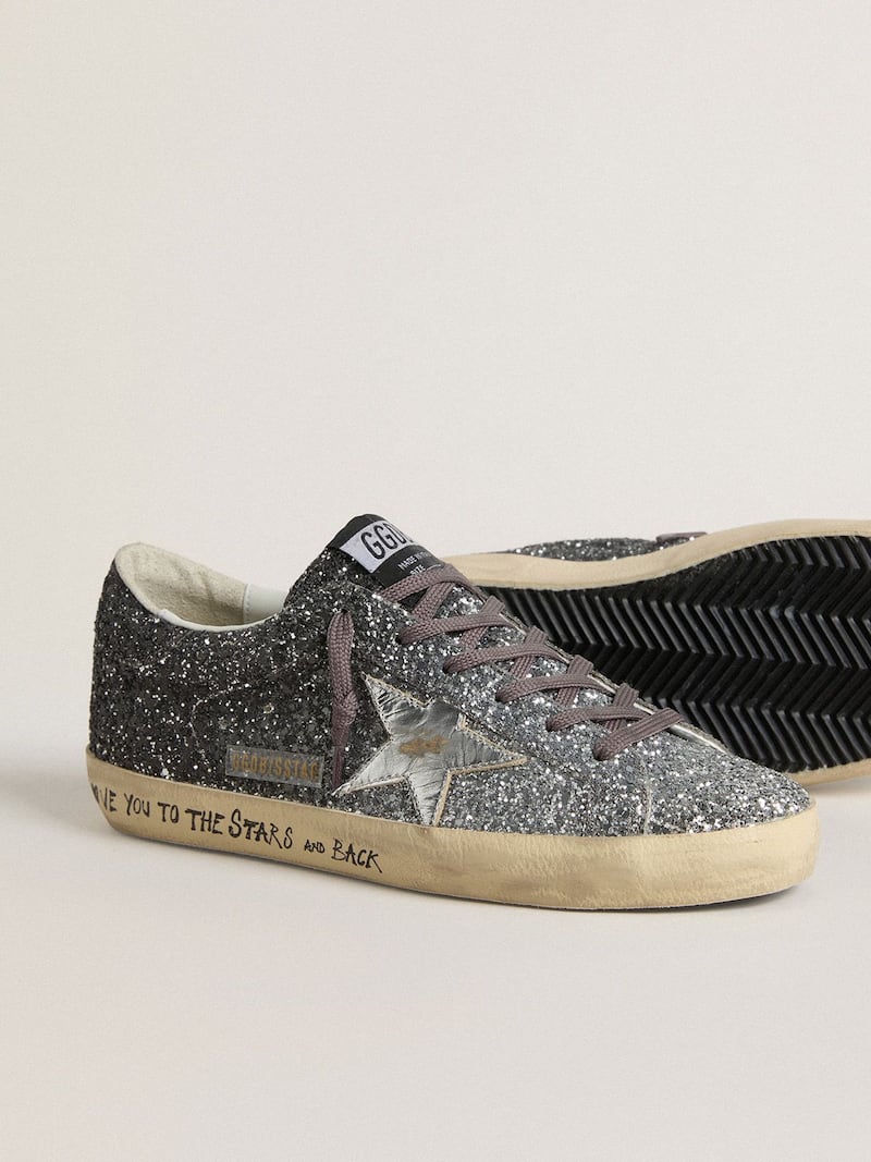 Golden Goose - Super Star Donna con tomaia in glitter e stella in pelle laminata argento in 