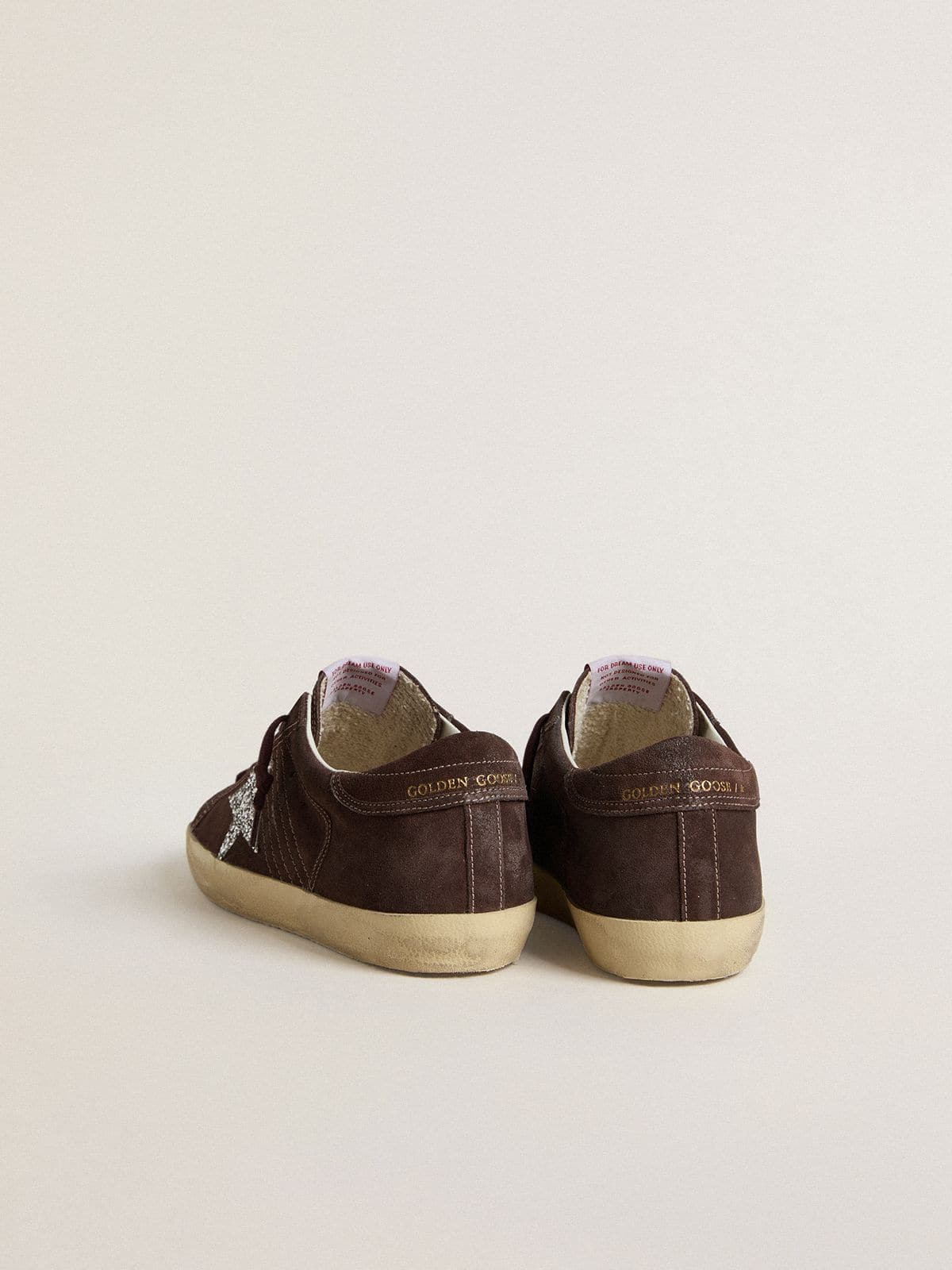 Golden Goose - Super-Star Damen aus braunem Rauleder mit silberfarbenem Glitzerstern  in 