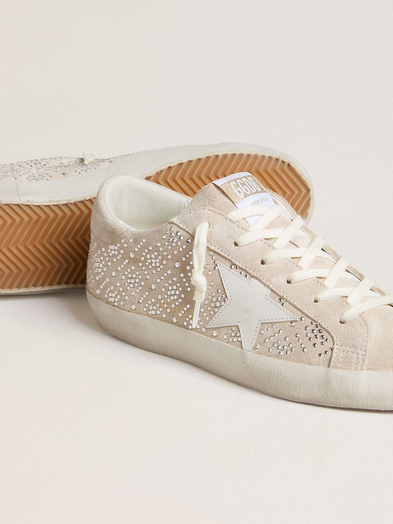 Golden Goose - Super-Star LTD femme en daim avec cristaux Swarovski et &eacute;toile en cuir gris froid in 