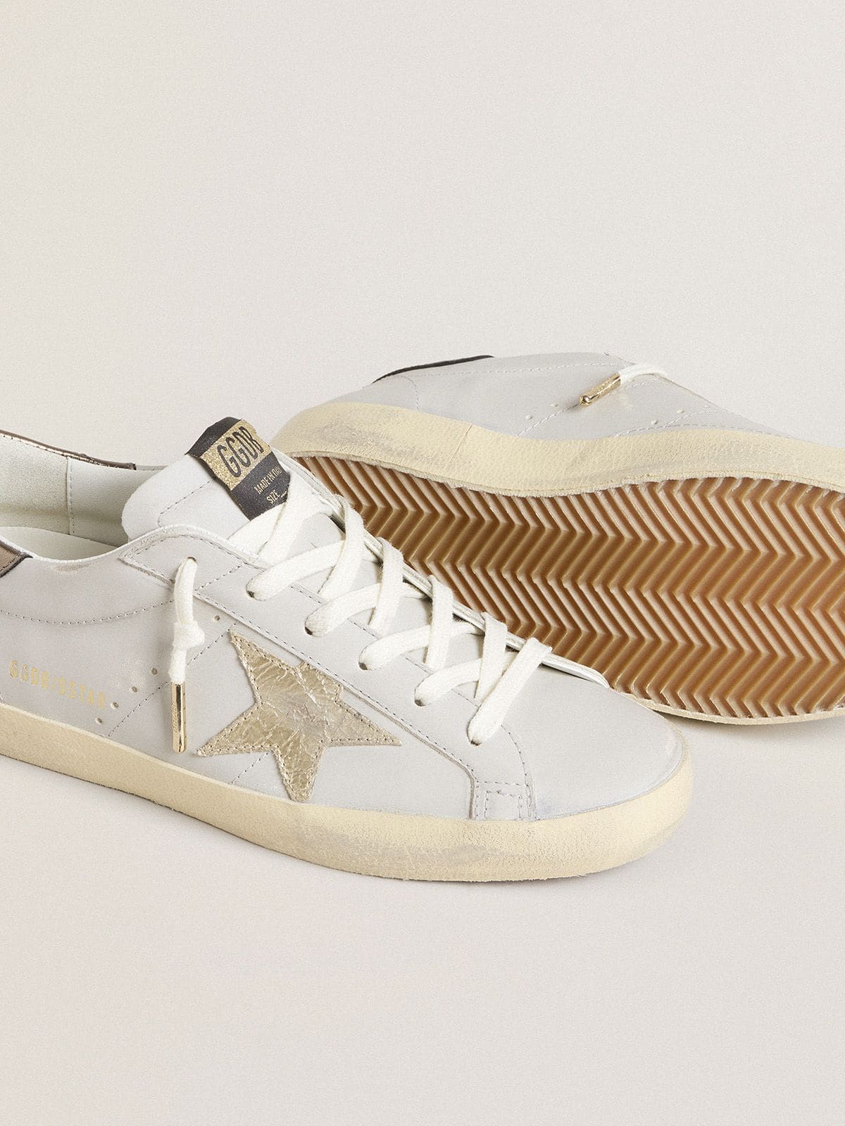 Super-Star with crackle leather star and metallic foiled