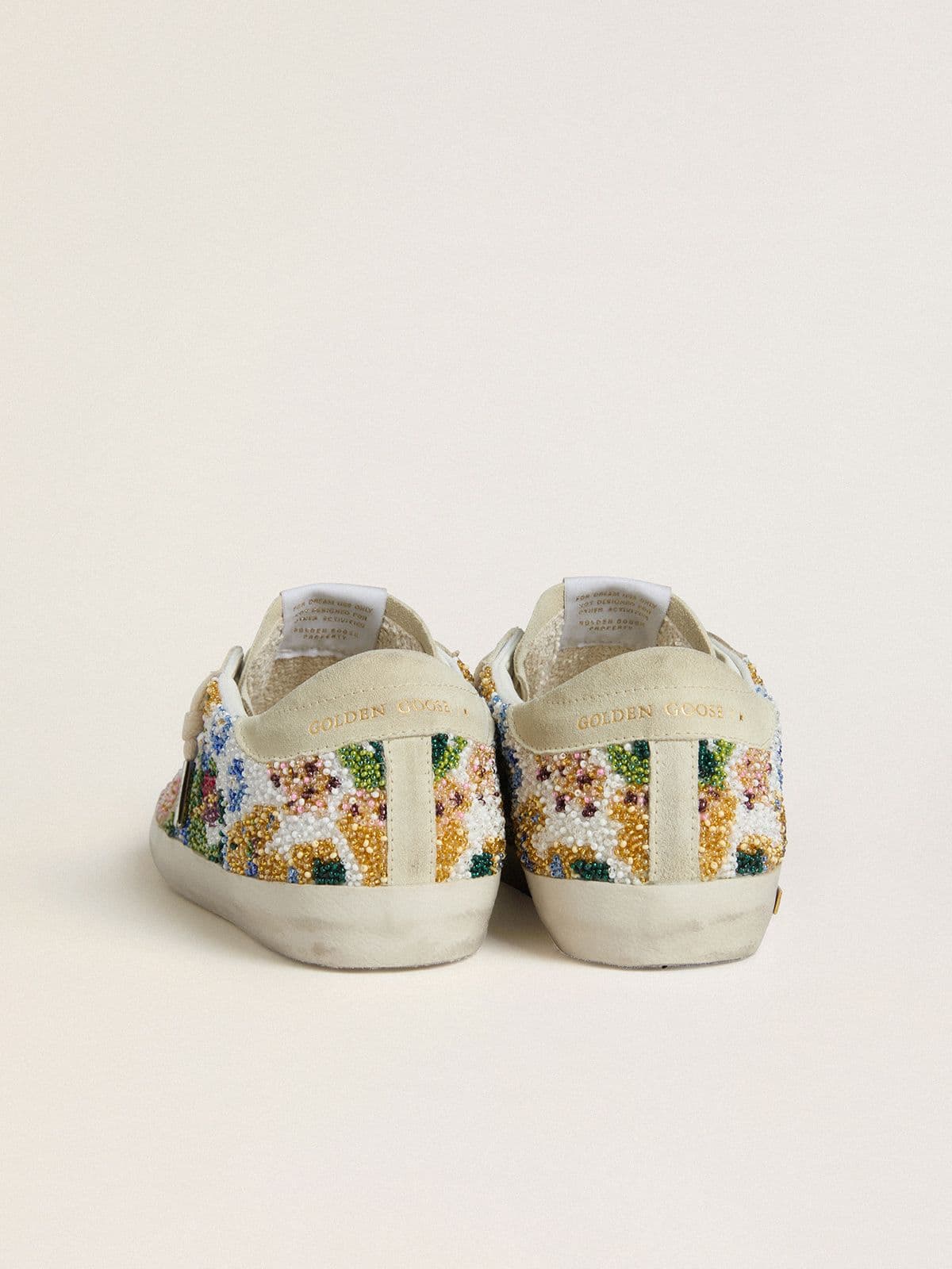 Golden Goose - Super-Star Donna con perline multicolor e stella in suede color beige in 